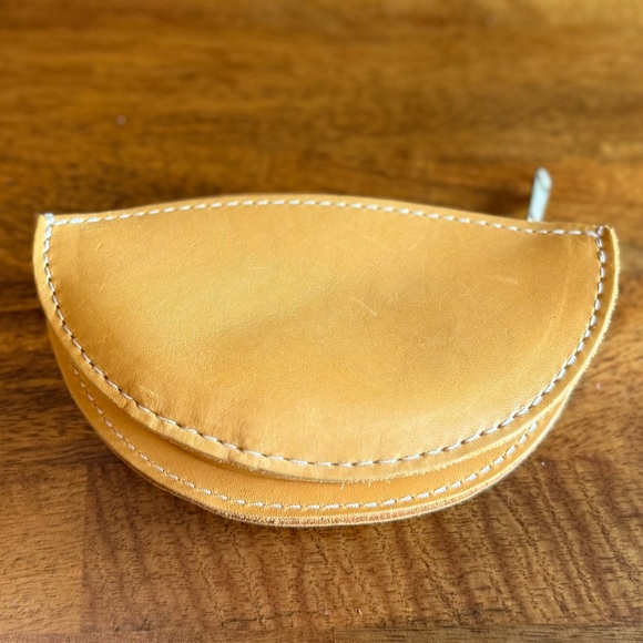 Portland Leather Sunflower Seesaw Pouch - Picture 2 of 4